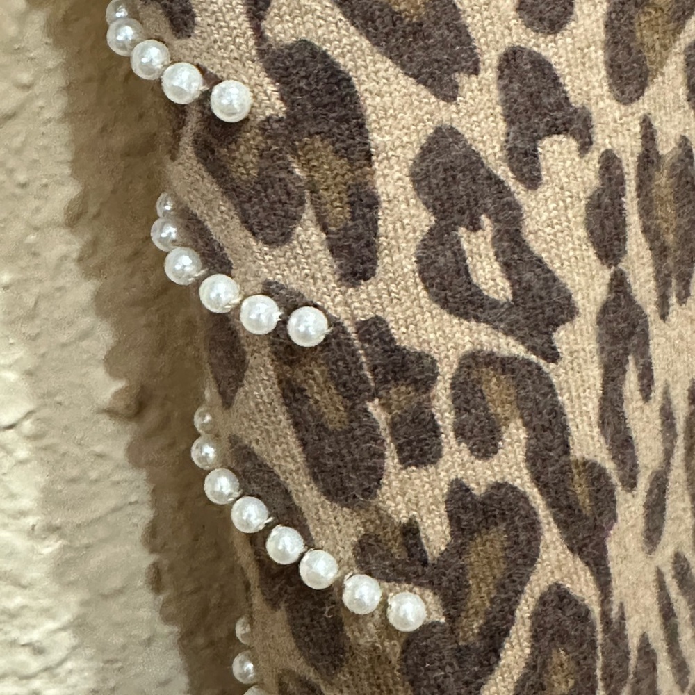 Nieman Marcus Vintage Pearl & Rhinestone Leopard Print Cardigan - Picture 11 of 15